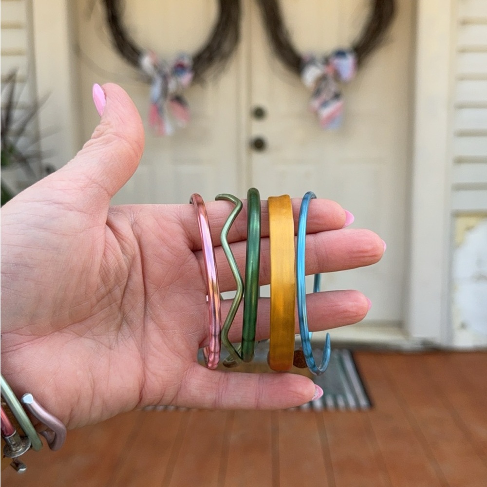 Assorted Colored Metal Bangle Bracelet Set - Pink, Green, Gold, Blue